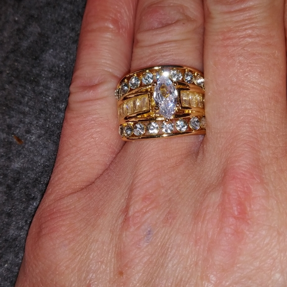 Women's wedding ring - Picture 2 of 2